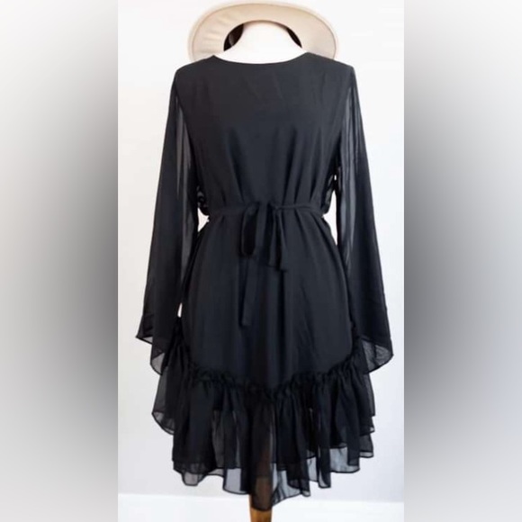 Women’s Simple Black Dress_size Medium - Picture 2 of 7